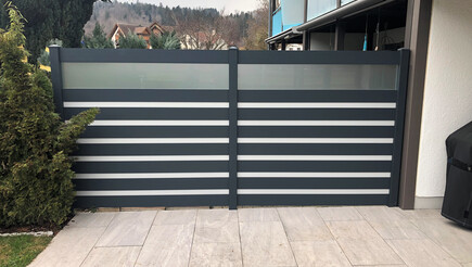 Aluminium Sichtschutz aus dem 2021 in 8493 Saland Schweiz von Zaunteam Zürich Oberland GmbH.