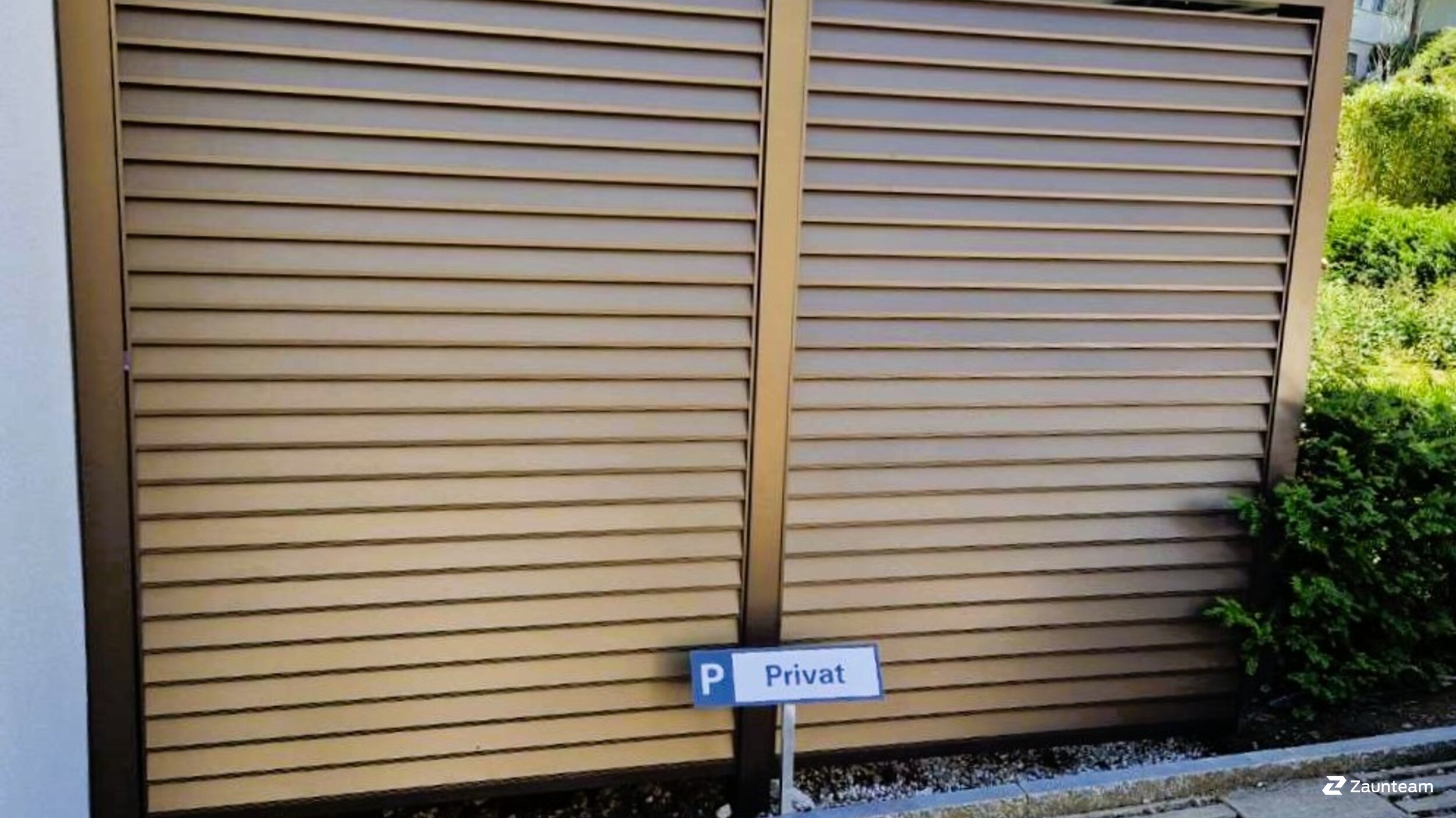Aluminium Sichtschutz aus dem 2024 in 8132 Egg b. Zürich Schweiz von Zaunteam Zürich Oberland GmbH.