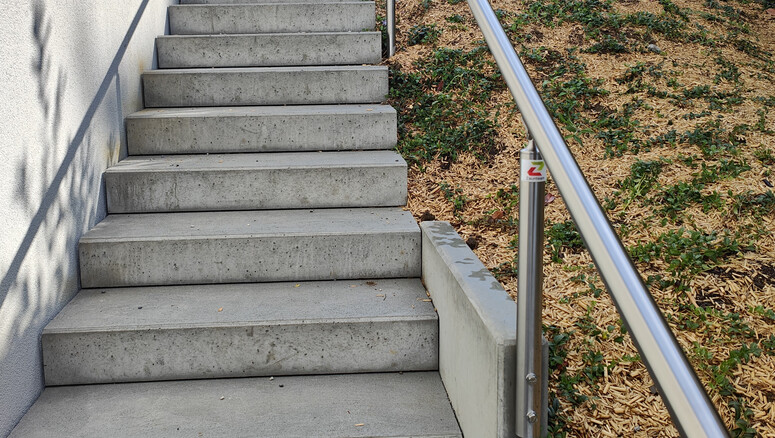 Geländer und Handläufe aus dem 2025 in 8604 Volketswil Schweiz von Zaunteam Zürich Oberland.