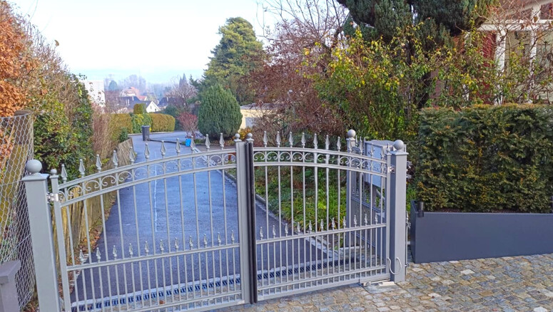 Clôture classique de 2025 à 8132 Egg b. Züich Suisse de Zaunteam Zürich Oberland.