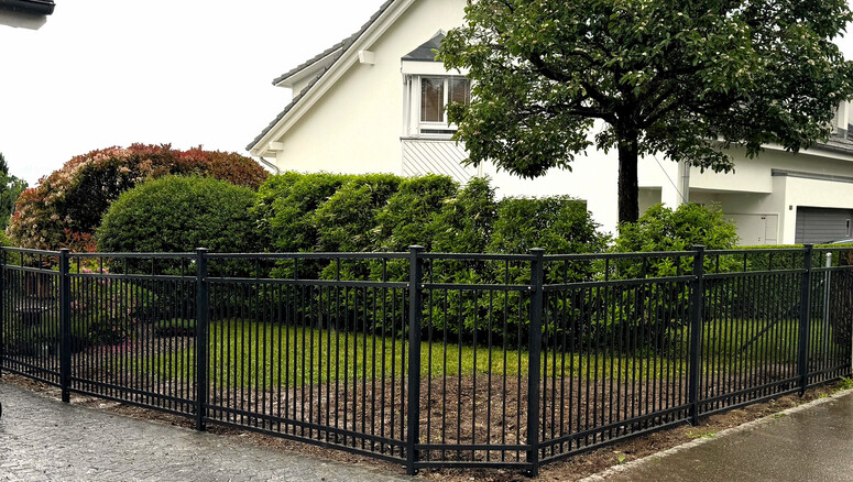 Clôture classique de 2025 à 8704 Herrliberg Suisse de Zaunteam Zürich Oberland.