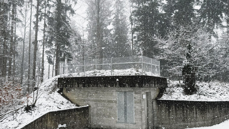 Maschendrahtzaun aus dem 2025 in 8340 Hinwil Schweiz von Zaunteam Zürich Oberland.