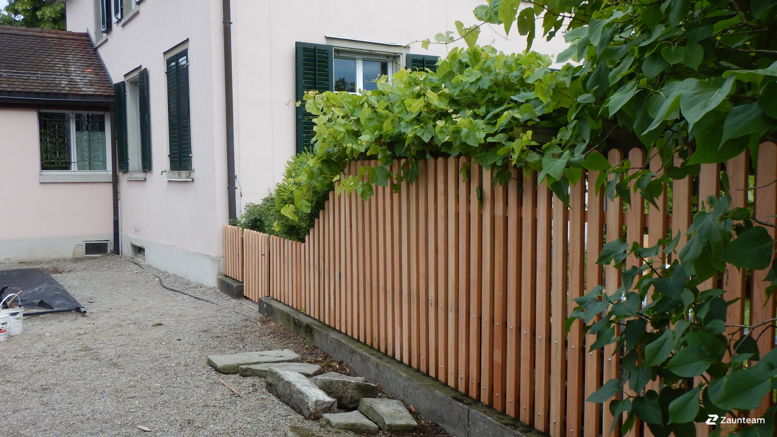 Lärchenzaun aus dem 2017 in 8493 Juckern Schweiz von Zaunteam Zürich Oberland GmbH.