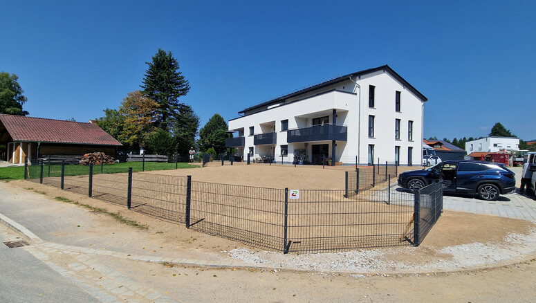 Clôture en panneau double fil de 2025 à 94269 Rinchnach Allemagne de Zaunteam Regen.