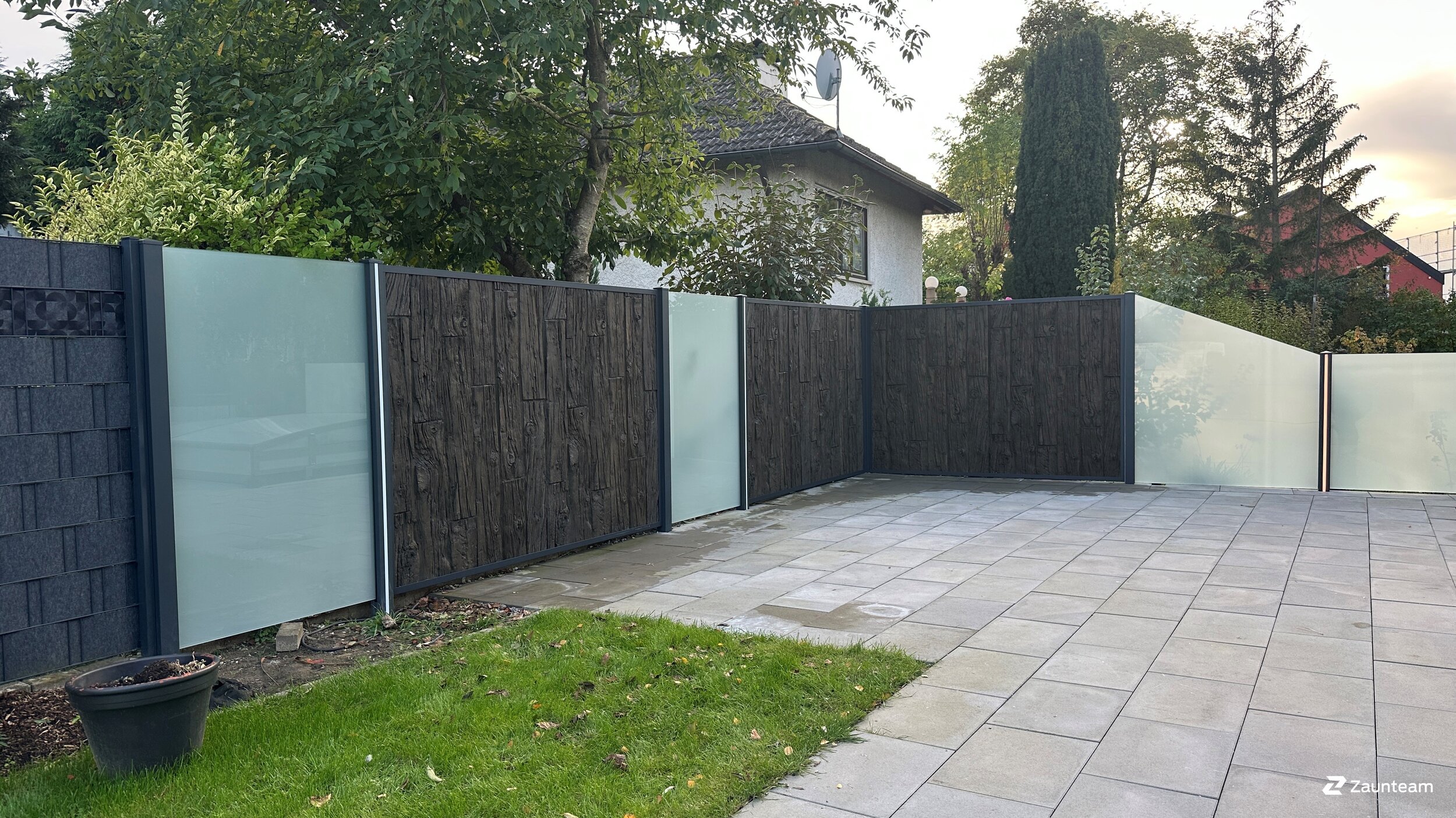 Glas Sichtschutz aus dem 2024 in 97318  Kitzingen Deutschland von Zaunteam Würzburg.
