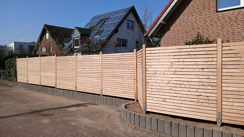 Holz Sichtschutz aus dem 2025 in 41352 Korschenbroich Deutschland von Zaunteam Mönchengladbach.