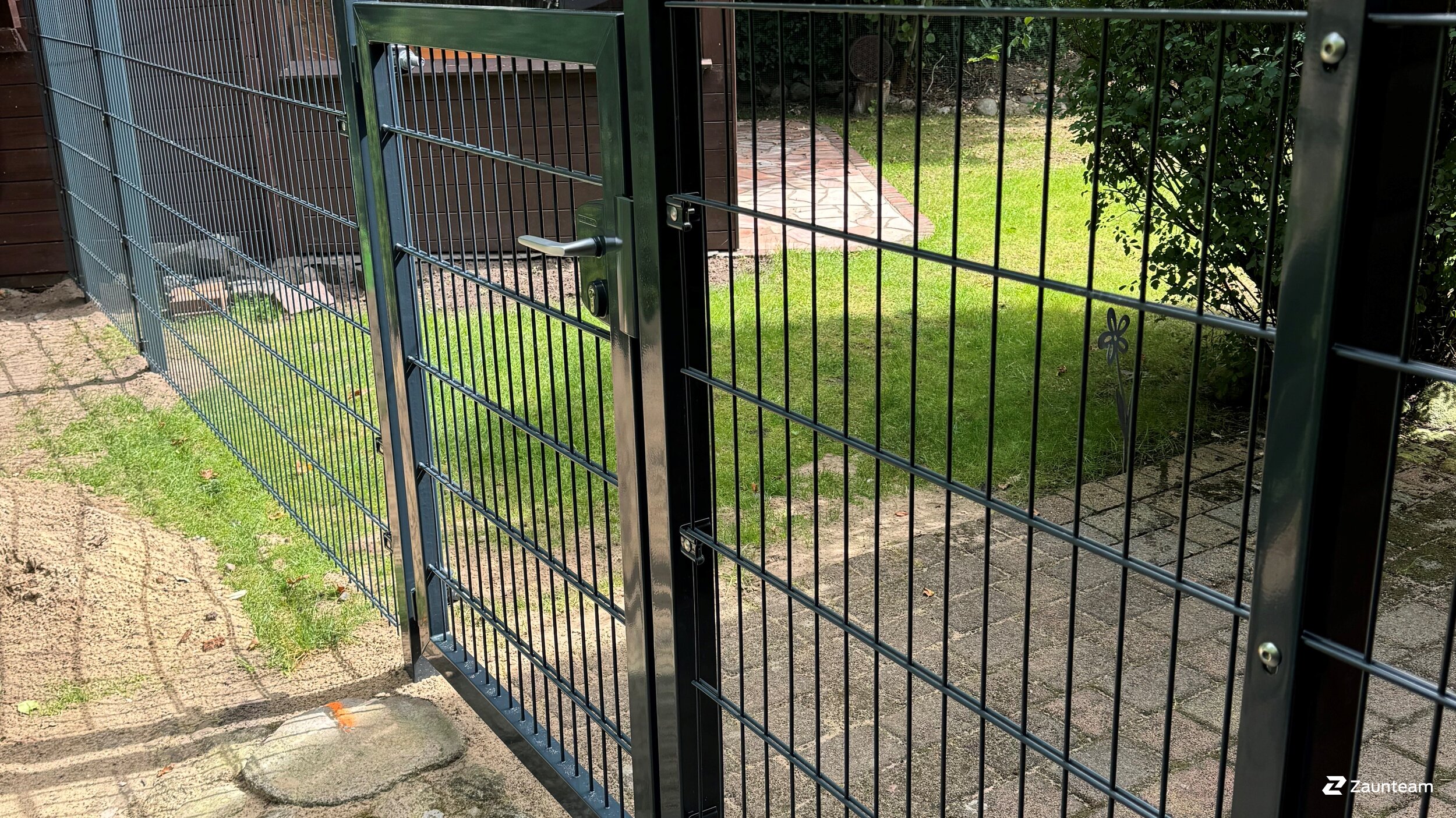 Doppelstabmattenzaun aus dem 2024 in 21717 Schwinge Deutschland von Zaunteam Stade-Geestland.