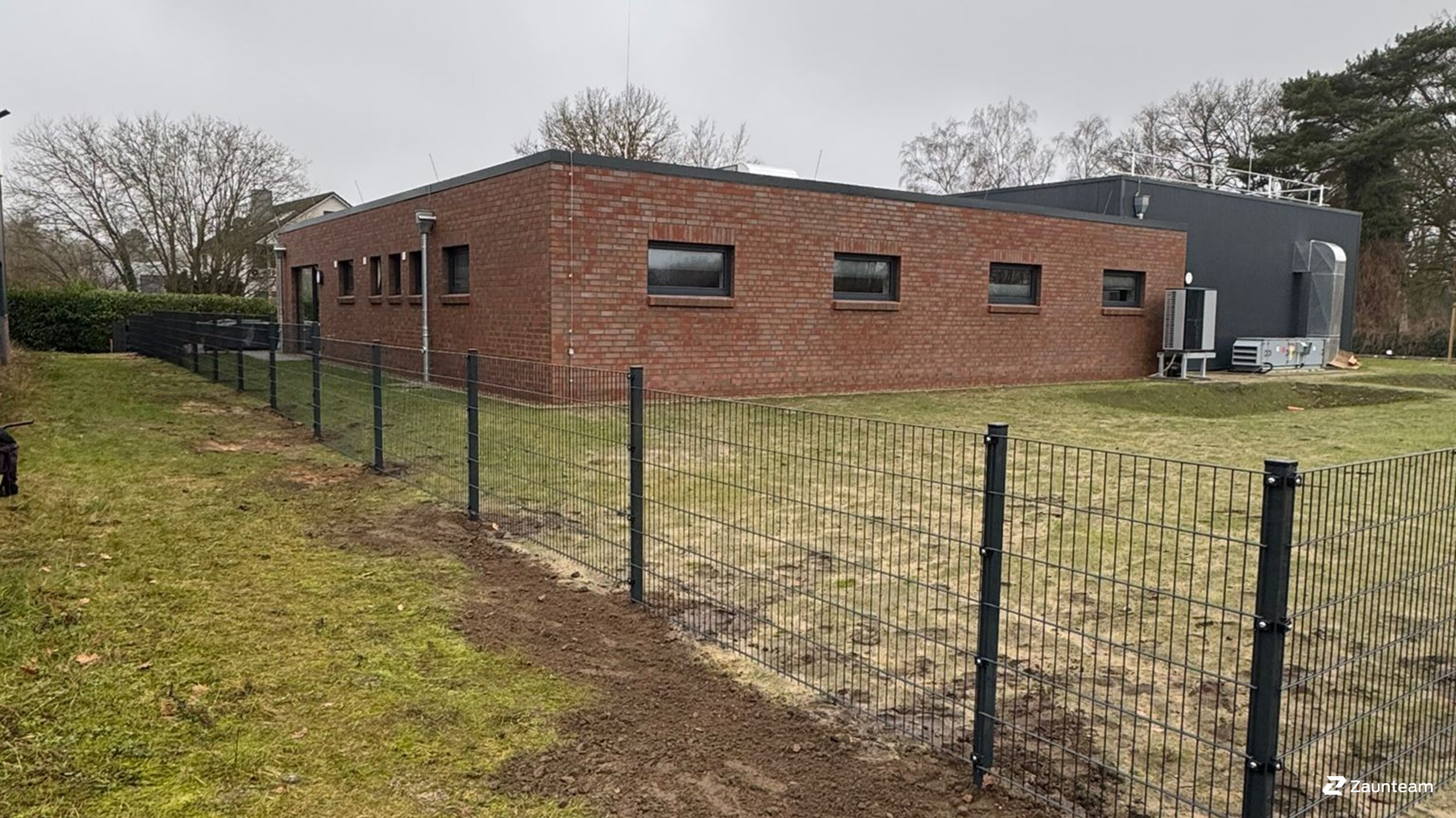 Doppelstabmattenzaun aus dem 2024 in 21698 Harsefeld Deutschland von Zaunteam Stade-Geestland.