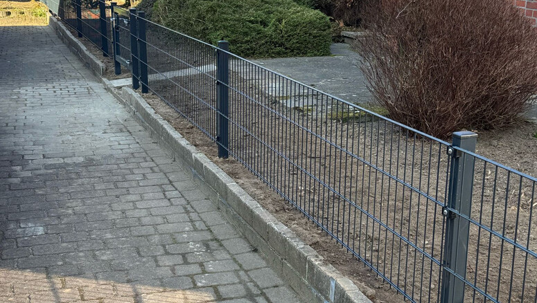 Doppelstabmattenzaun aus dem 2025 in 21698 Harsefeld Deutschland von Zaunteam Stade-Geestland.