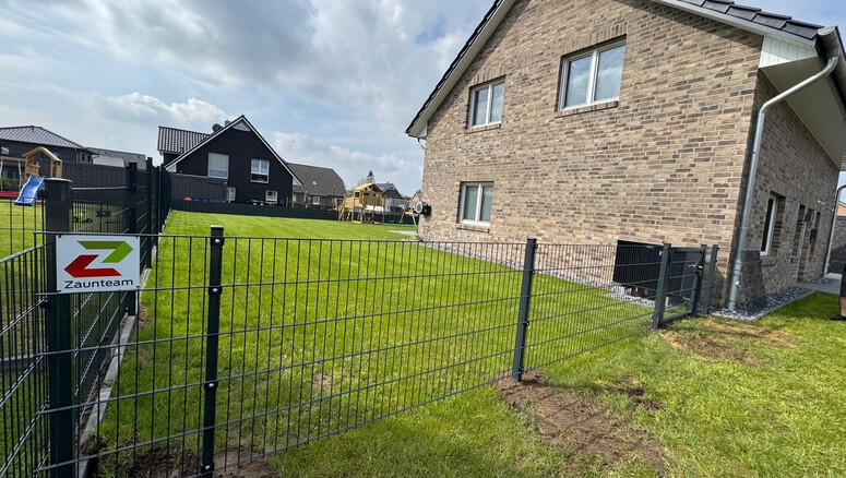 Doppelstabmattenzaun aus dem 2025 in 21698 Bargstedt Deutschland von Zaunteam Stade-Geestland.