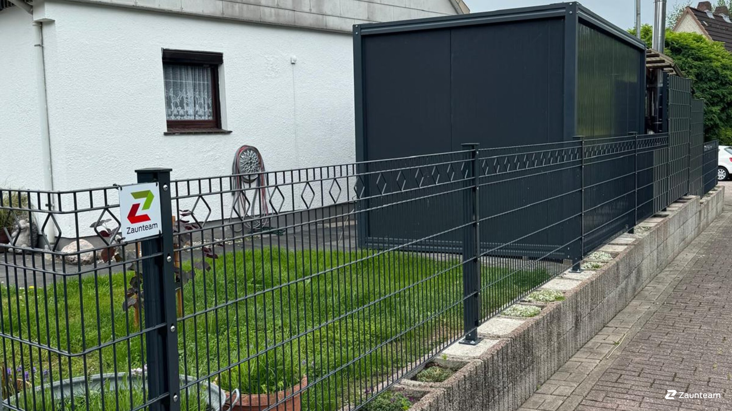 Deko-Doppelstabmattenzaun aus dem 2025 in 21682 Stade Deutschland von Zaunteam Stade-Geestland.