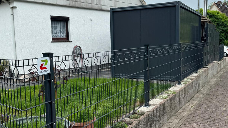 Deko-Doppelstabmattenzaun aus dem 2025 in 21682 Stade Deutschland von Zaunteam Stade-Geestland.