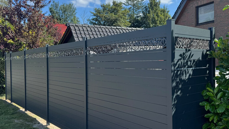 Aluminium Sichtschutz aus dem 2026 in 27449 Kutenholz Deutschland von Zaunteam Stade-Geestland.