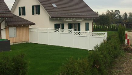 Kunststoff Sichtschutz aus dem 2019 in 8455 Rüdlingen Schweiz von Zaunteam Neftenbach.