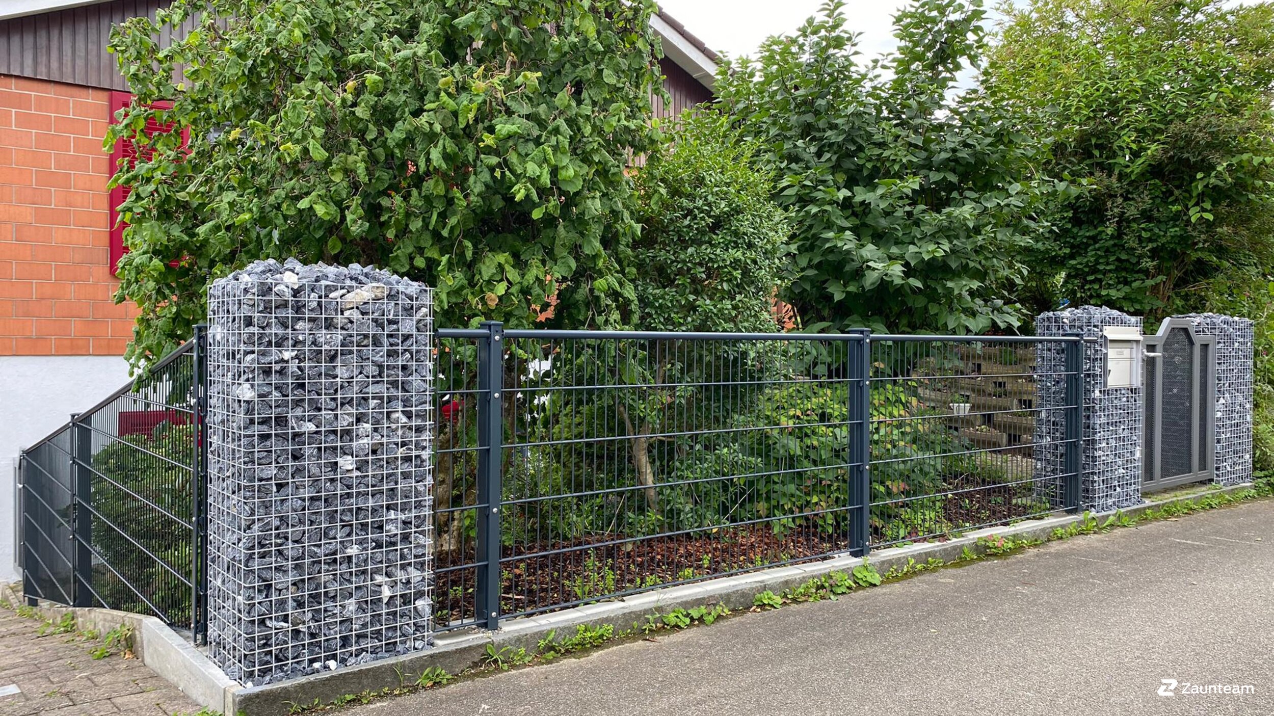 Clôture en panneau double fil de 2021 à 8542 Wiesendangen Suisse de Zaunteam Neftenbach.