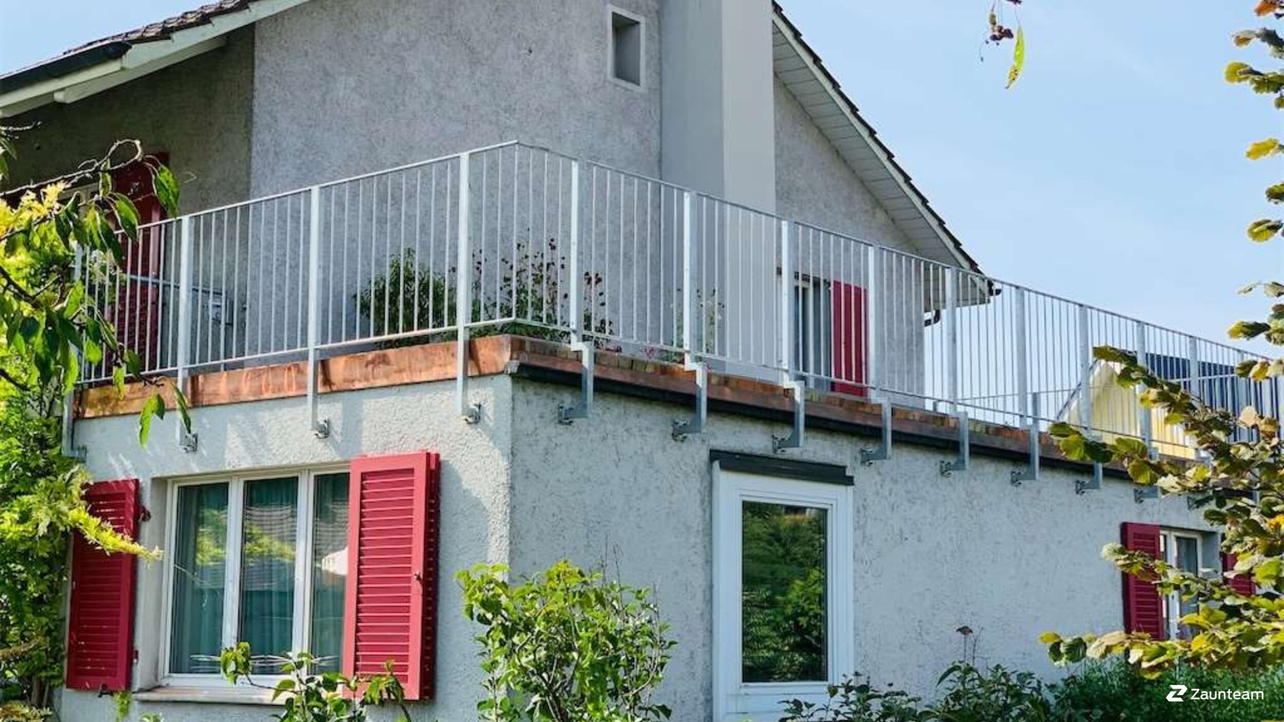 Geländer und Handläufe aus dem 2021 in 8472 Neftenbach Schweiz von Zaunteam Neftenbach.