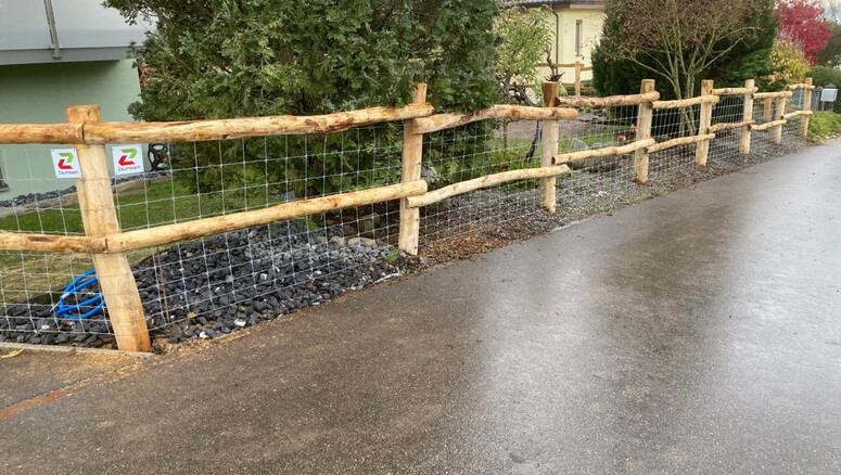 Halbrundlattenzaun aus dem 2023 in 8309 Nürensdorf Schweiz von Zaunteam Neftenbach.