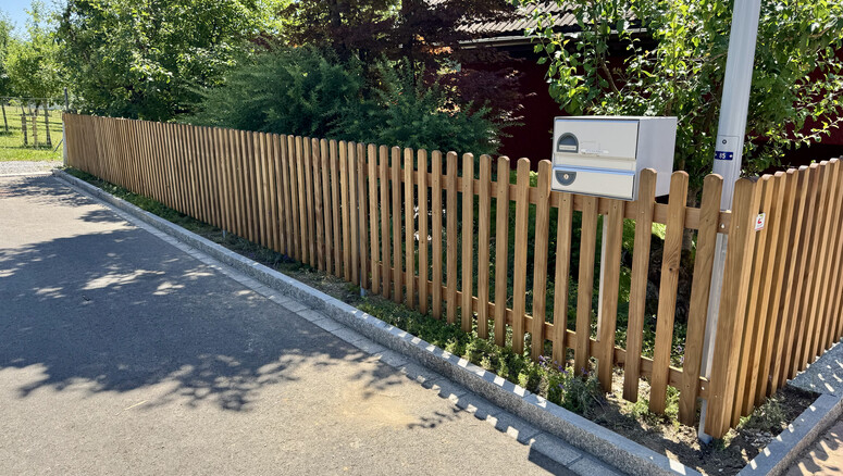 Staketenzaun aus dem 2025 in 8426 Lufingen Schweiz von Zaunteam Neftenbach.