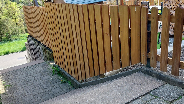 Holz Sichtschutz aus dem 2024 in 8240 Thayngen Schweiz von Zaunteam Neftenbach.