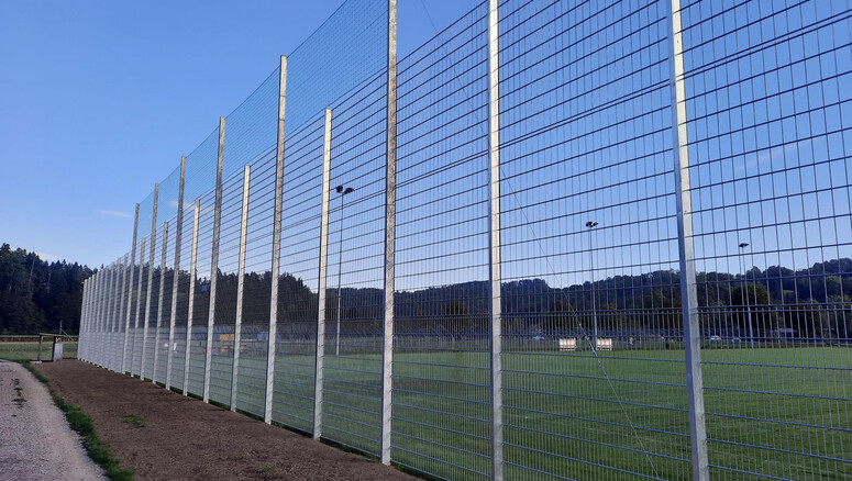 Ballfangzaun aus dem 2023 in 8483 Kollbrunn Schweiz von Zaunteam Neftenbach.