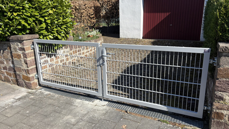 Doppelstabmattenzaun aus dem 2025 in 63263 Neu-Isenburg Deutschland von Zaunteam Main-Kinzig.