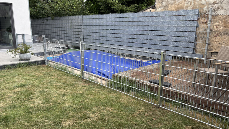 Doppelstabmattenzaun aus dem 2025 in 63584 Gründau Rothenbergen Schweiz von Zaunteam Main-Kinzig.