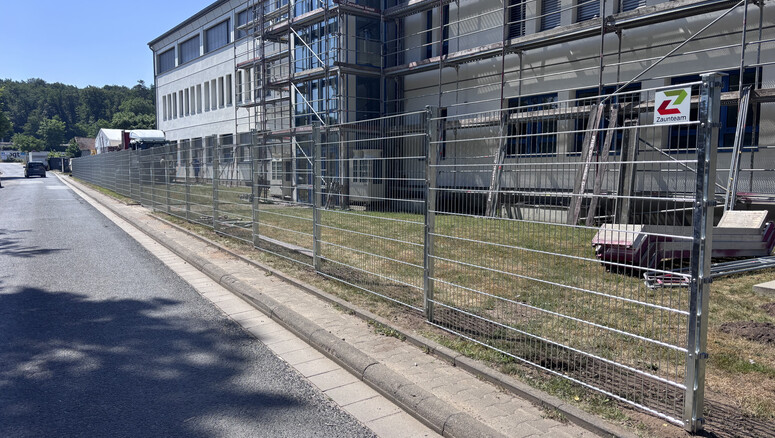 Doppelstabmattenzaun aus dem 2026 in 63505 Langenselbold  Deutschland von Zaunteam Main-Kinzig.