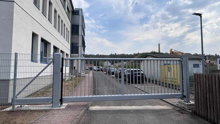 Automatische Tore aus dem 2026 in 63505 Langenselbold  Deutschland von Zaunteam Main-Kinzig.