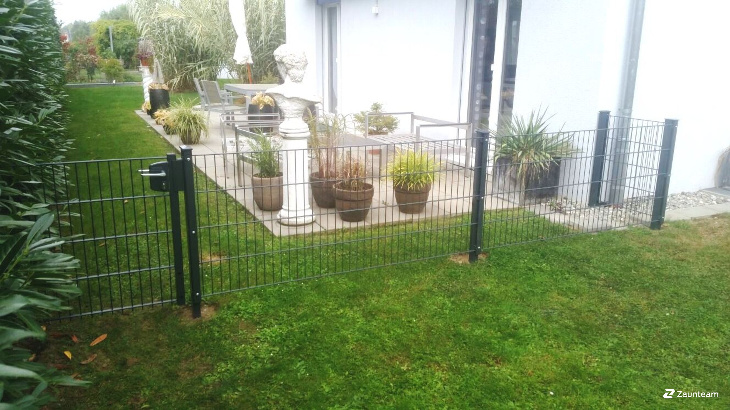 Clôture en panneau double fil de 2016 à 8266 Steckborn Suisse de Zaunteam Thurgau AG.