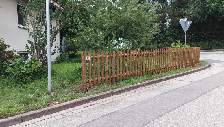 Palisadenzaun aus dem 2025 in 91560 Heilsbronn Deutschland von Zaunteam Nürnberg.