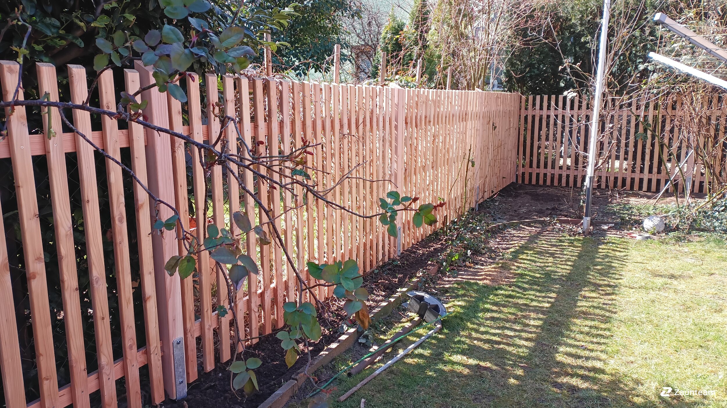 Lärchenzaun aus dem 2025 in 90425 Nürnberg Deutschland von Zaunteam Nürnberg.