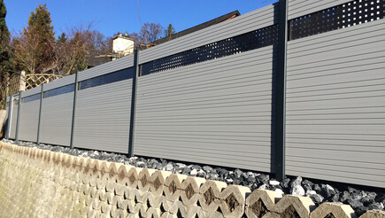 Aluminium Sichtschutz aus dem 2016 in 8635 Dürnten Schweiz von Zaunteam Linth.