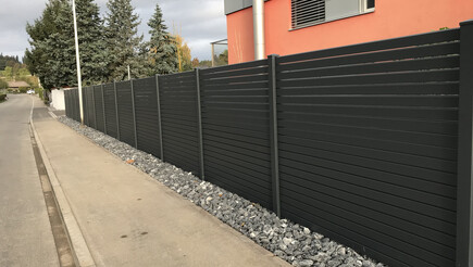 Aluminium Sichtschutz aus dem 2019 in 8852 Altendorf Schweiz von Zaunteam Linth.