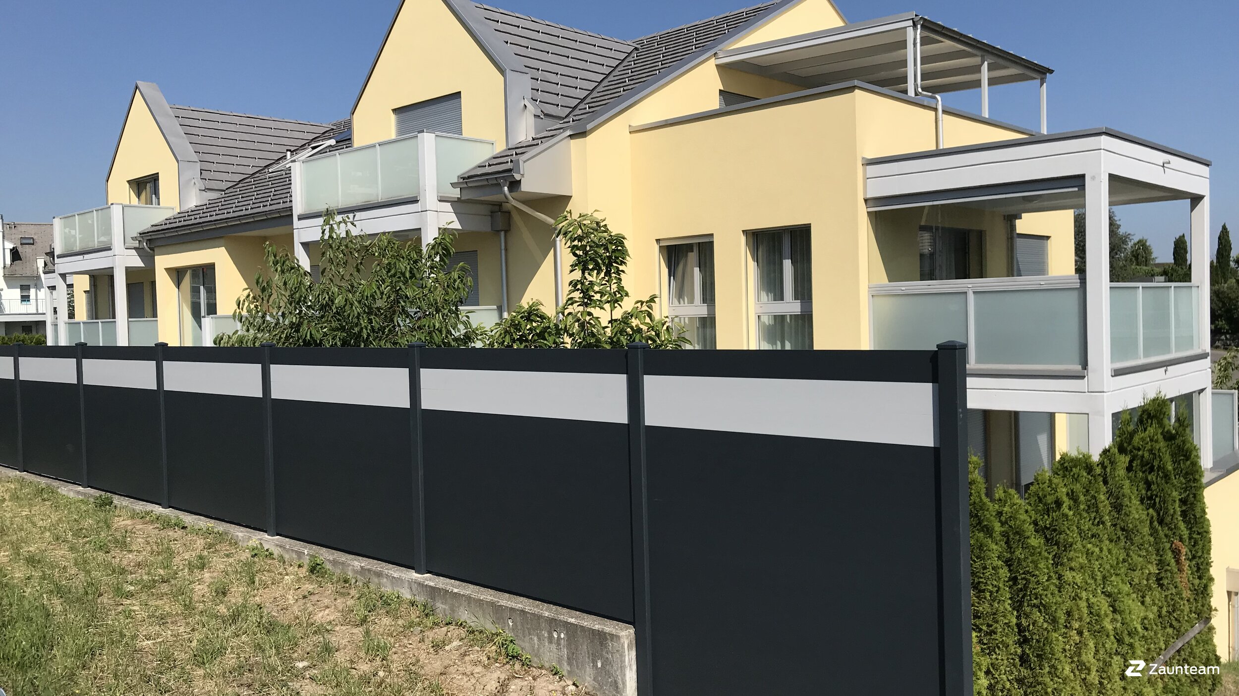 Aluminium Sichtschutz aus dem 2018 in 8832 Wollerau Schweiz von Zaunteam Linth.