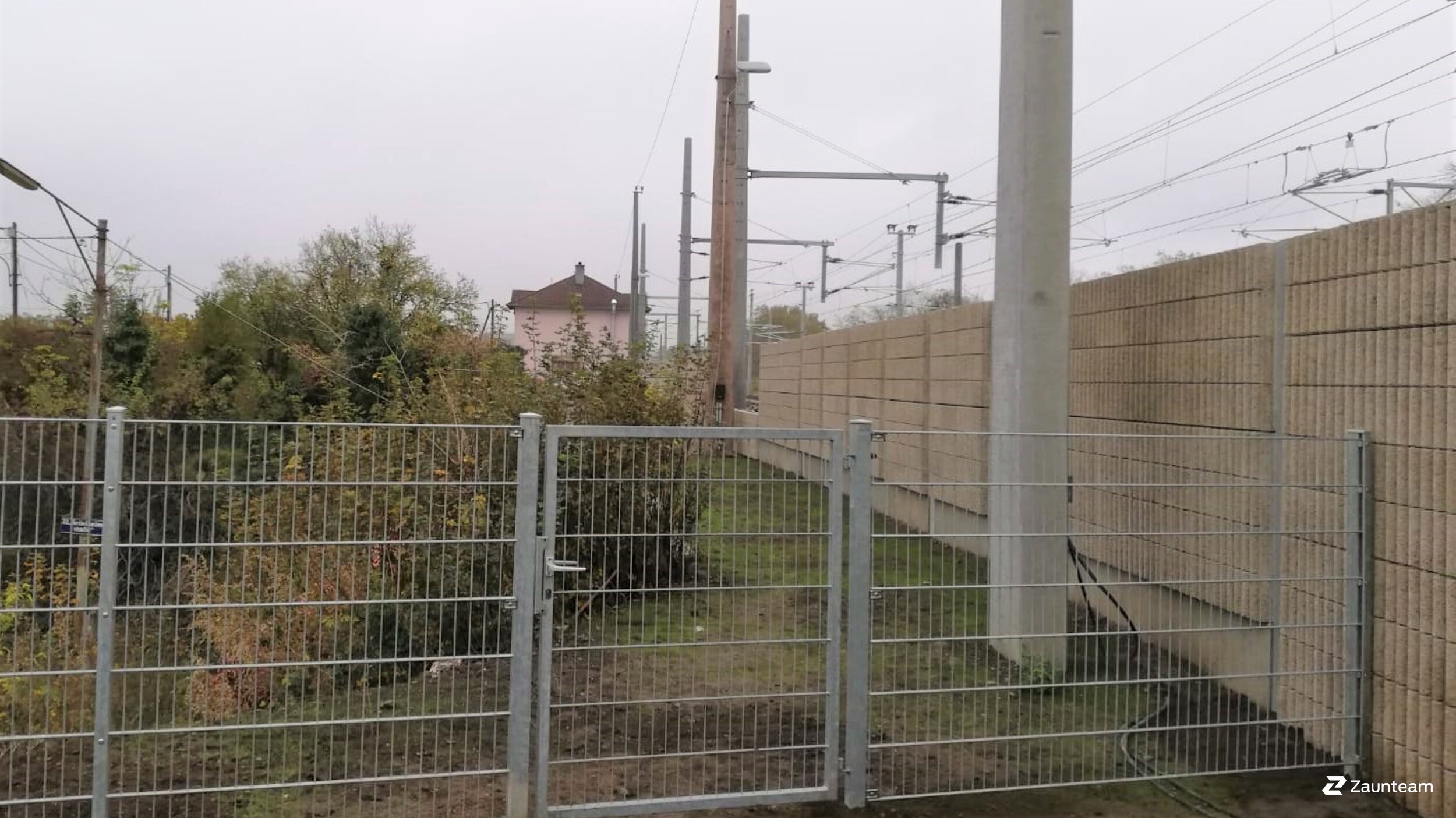 Doppelstabmattenzaun aus dem 2022 in 3011 Pressbaum Österreich von Zaunteam Wienerwald.