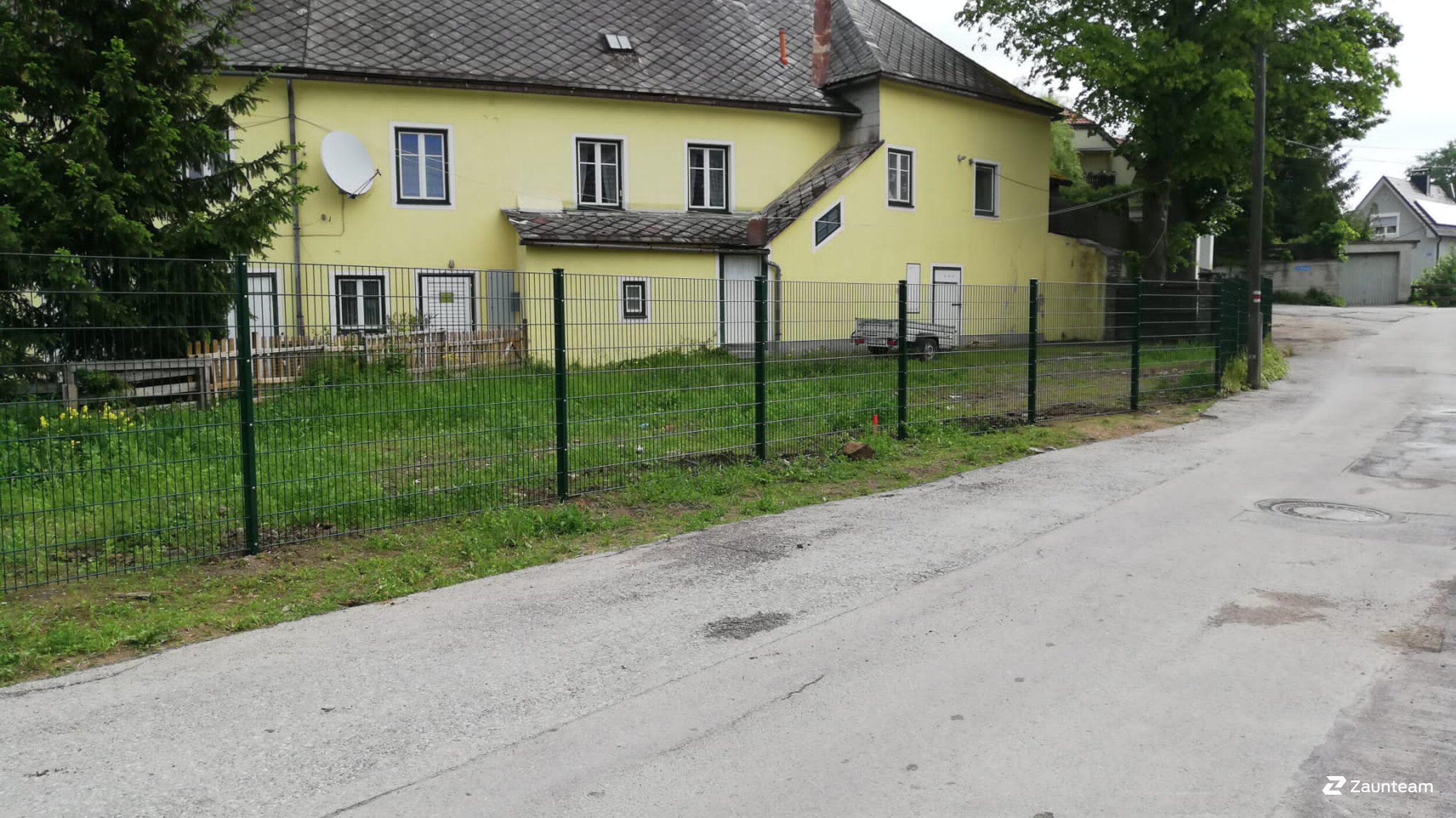 Doppelstabmattenzaun aus dem 2023 in 2534 Alland Österreich von Zaunteam Wienerwald.