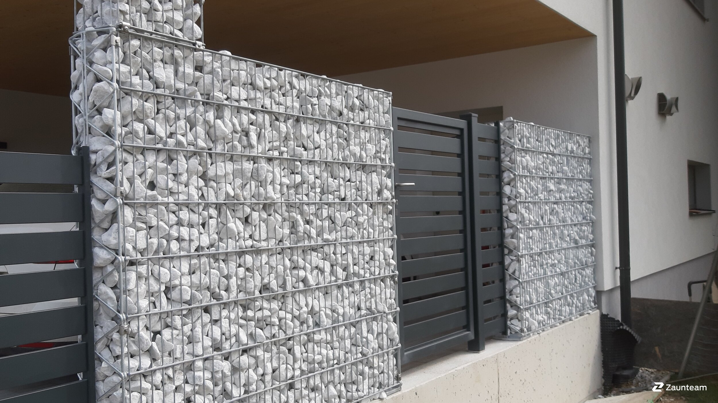 Gabions de 2022 à 2823 Pitten Autriche de Zaunteam Schneebergland.