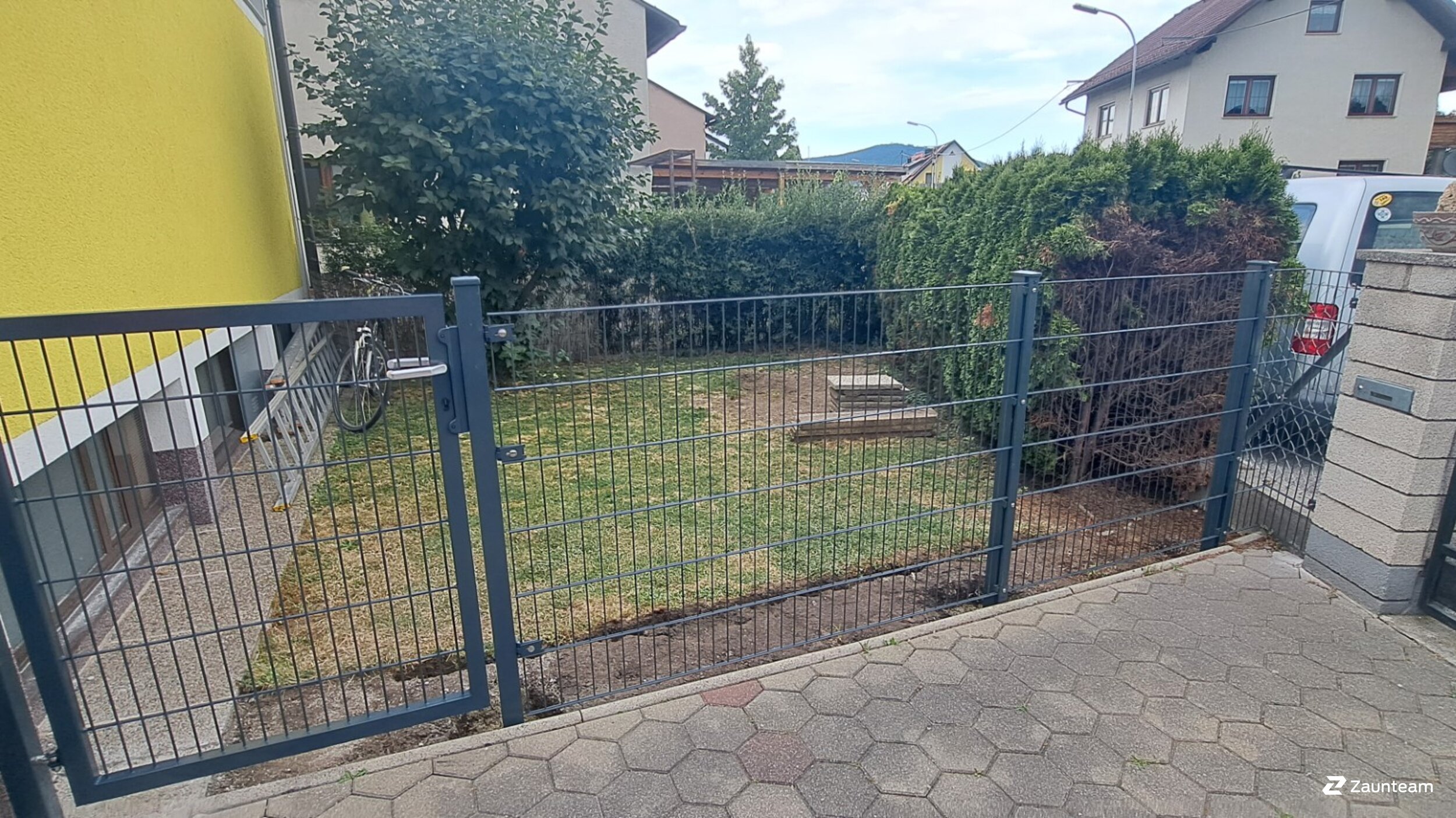 Doppelstabmattenzaun aus dem 2023 in 2630 Ternitz Österreich von Zaunteam Schneebergland.