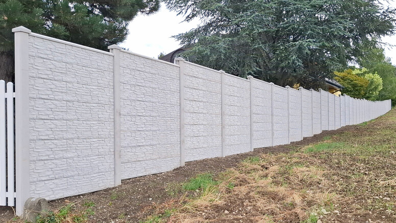 Betonzaun aus dem 2025 in 2625 Schwarzau am Steinfelde Österreich von Zaunteam Schneebergland.