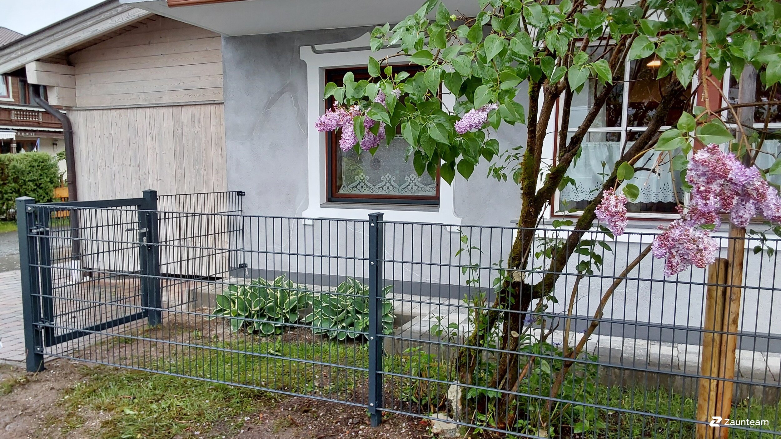 Doppelstabmattenzaun aus dem 2025 in 6250 Kundl Österreich von Zaunteam Tirol Unterland.