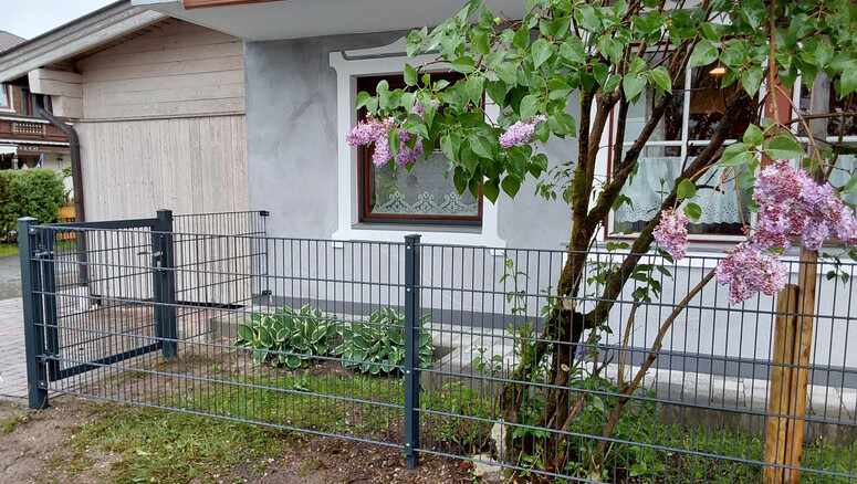 Doppelstabmattenzaun aus dem 2025 in 6250 Kundl Österreich von Zaunteam Tirol Unterland.