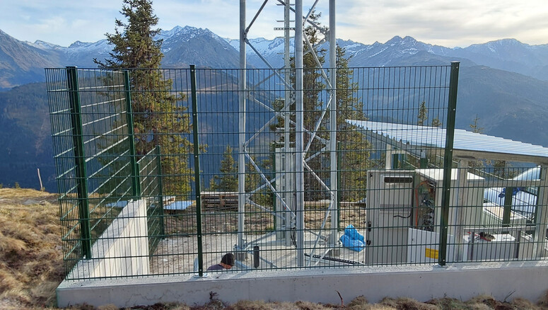 Doppelstabmattenzaun aus dem 2025 in 6281 Gerlos Österreich von Zaunteam Tirol Unterland.