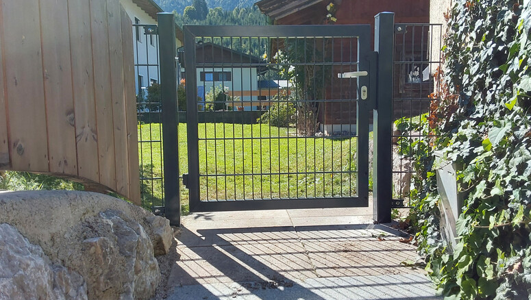 Doppelstabmattenzaun aus dem 2025 in 6300 Wörgl Österreich von Zaunteam Tirol Unterland.