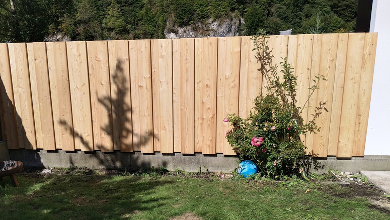 Holz Sichtschutz aus dem 2026 in 6341 Ebbs Österreich von Zaunteam Tirol Unterland.