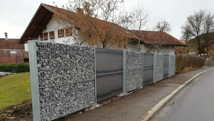 Protection brise-vue design de 2018 à 6832 Sulz-Röthis Autriche de Zaunteam Vorarlberg.