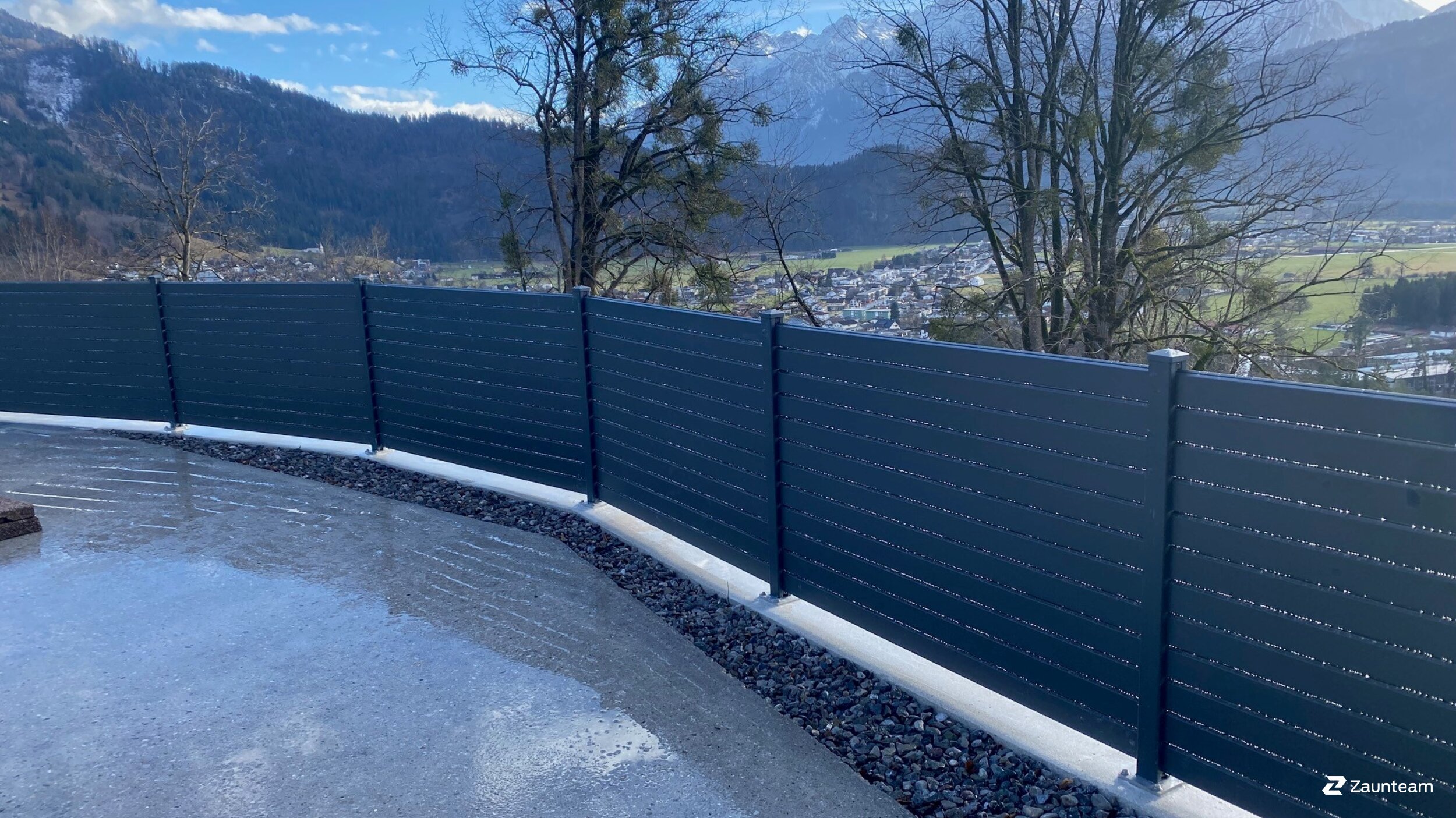 Aluminium Sichtschutz aus dem 2024 in 6712 Thüringen Österreich von Zaunteam Vorarlberg.