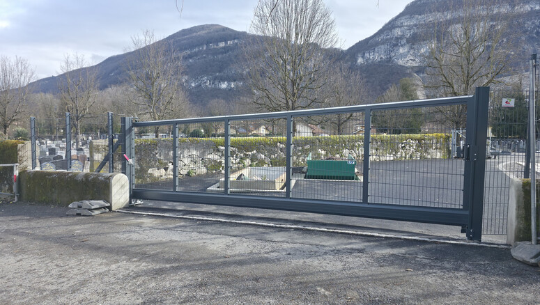 Automatische Tore aus dem 2026 in 1255 Veyrier Schweiz von Swissclôture Genève.