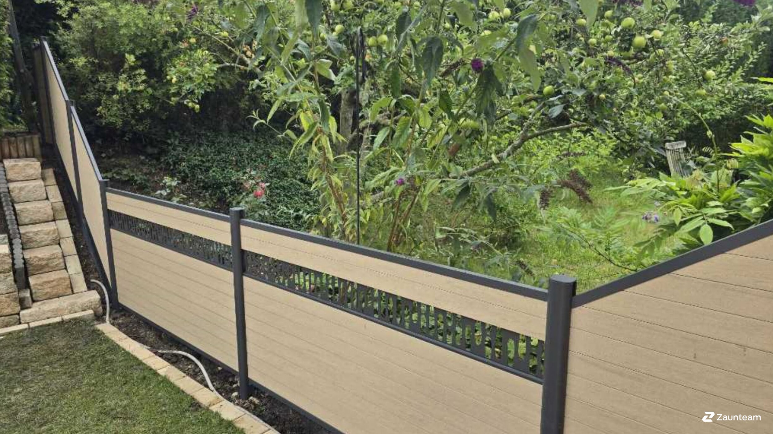 Pare-vue en WPC de 2025 à 06198  Salzatal Allemagne de Zaunteam Halle.