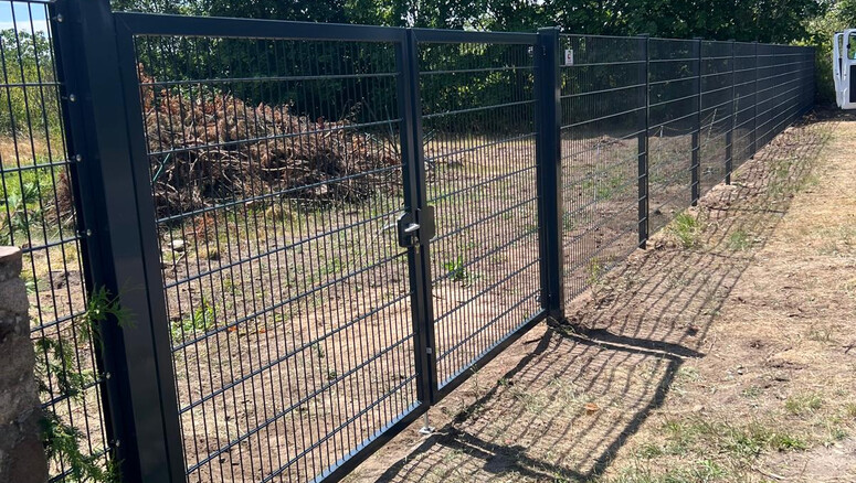 Doppelstabmattenzaun aus dem 2025 in 39261 Zerbst/ Anhalt Deutschland von Zaunteam Fläming.