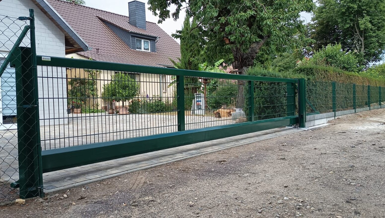 Automatische Tore aus dem 2025 in 06766 Bitterfeld- Wolfen Deutschland von Zaunteam Fläming.